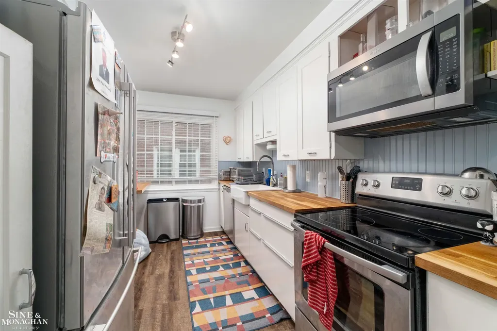 493-495 Saint Clair Avenue Grosse Pointe City MI 48230