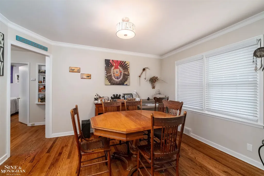 493-495 Saint Clair Avenue Grosse Pointe City MI 48230