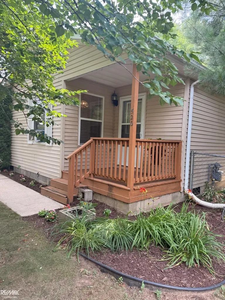 520 Sheldon Street Algonac City MI 48001
