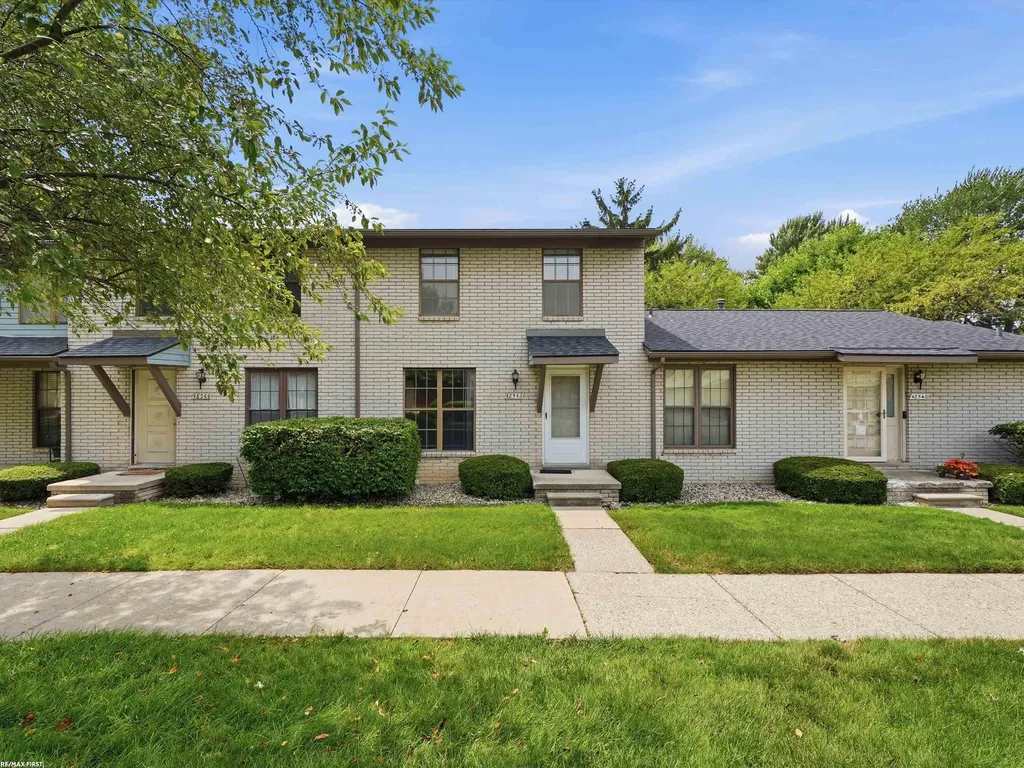 48542 Sugarbush Road Chesterfield Township MI 48047
