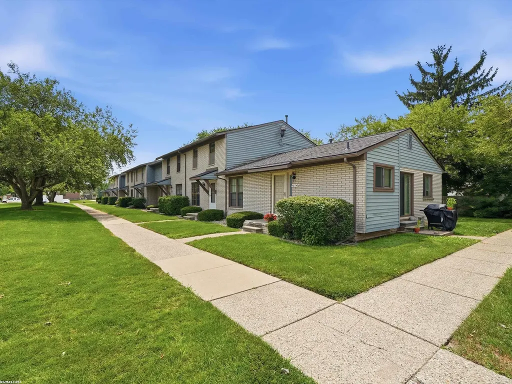 48542 Sugarbush Road Chesterfield Township MI 48047