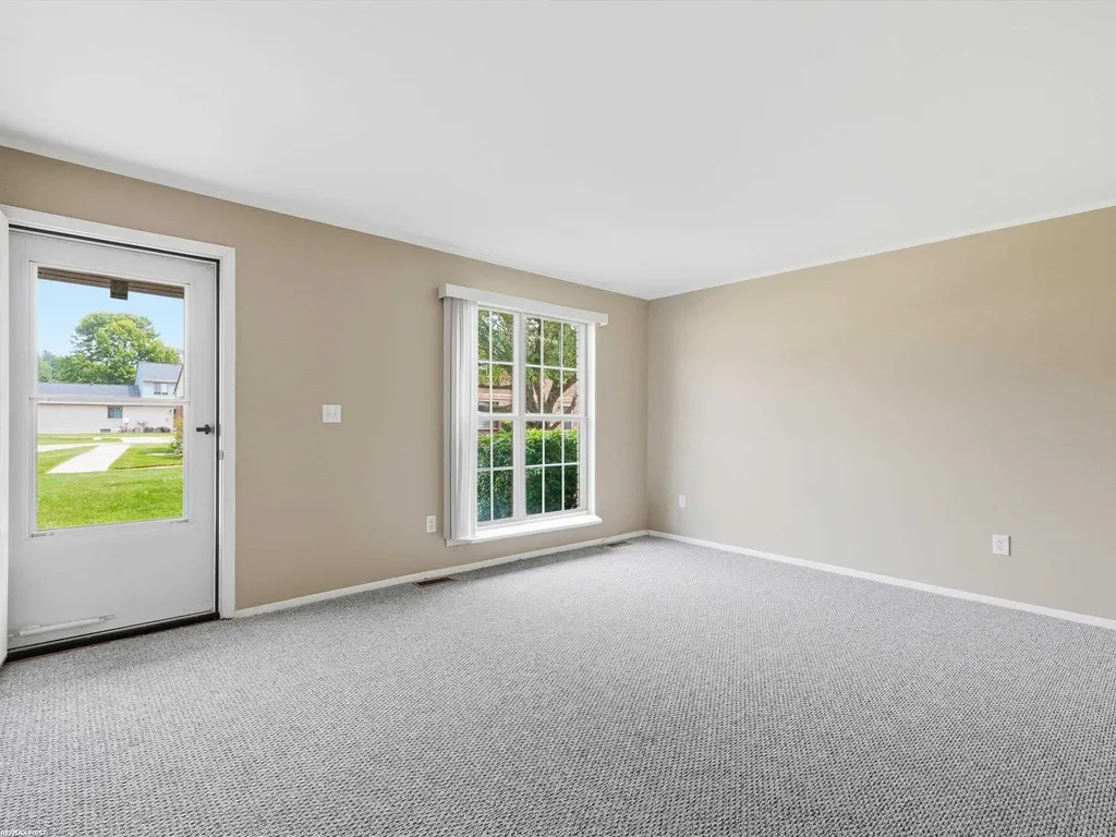 48542 Sugarbush Road Chesterfield Township MI 48047