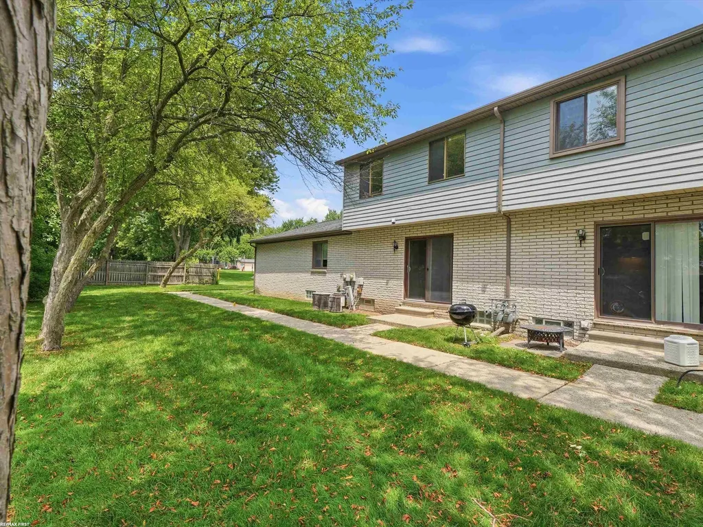 48542 Sugarbush Road Chesterfield Township MI 48047