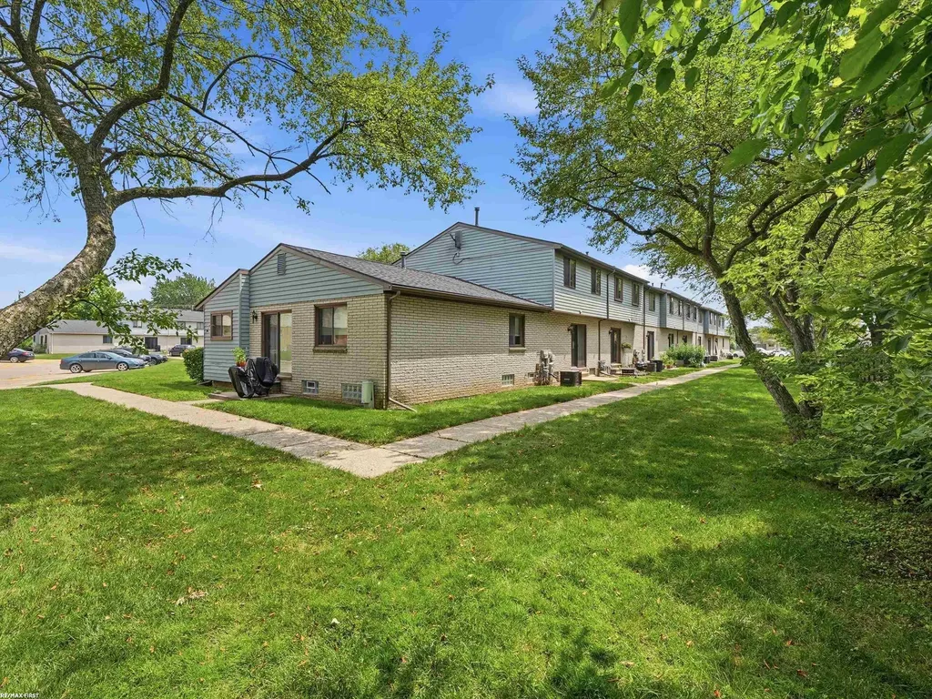 48542 Sugarbush Road Chesterfield Township MI 48047