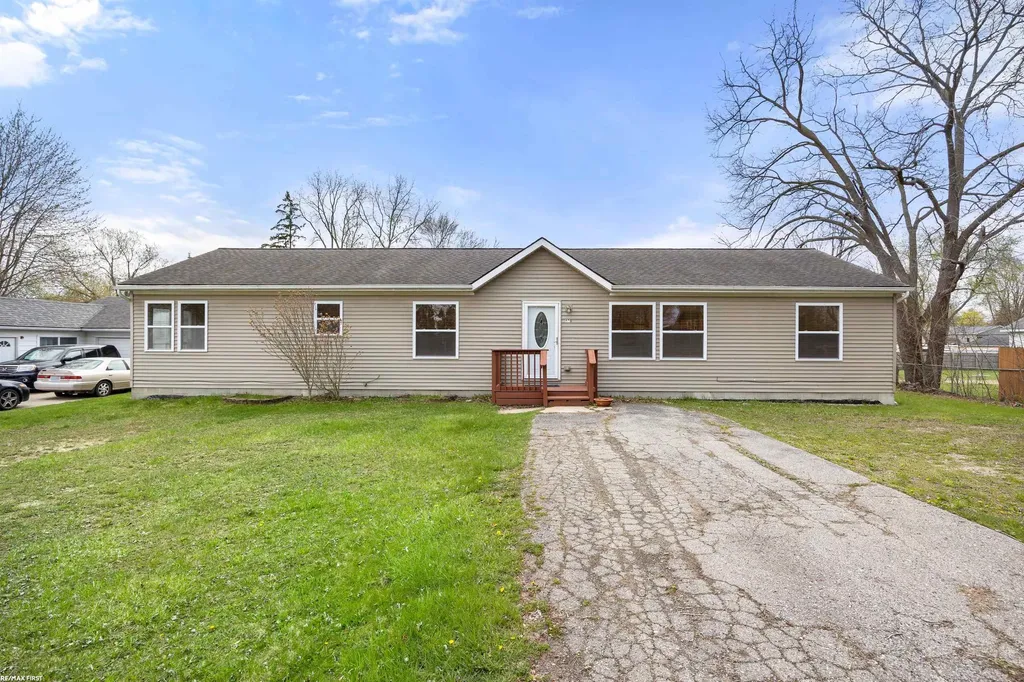650 Peacock Avenue Pontiac City MI 48340