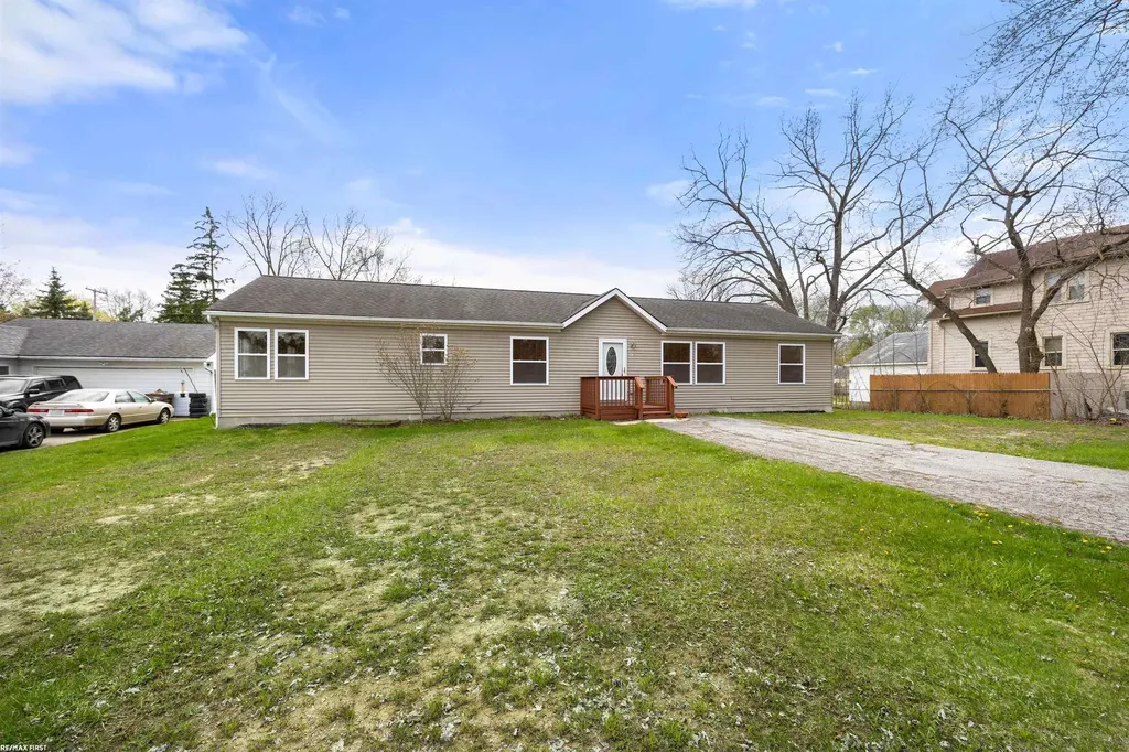 650 Peacock Avenue Pontiac City MI 48340