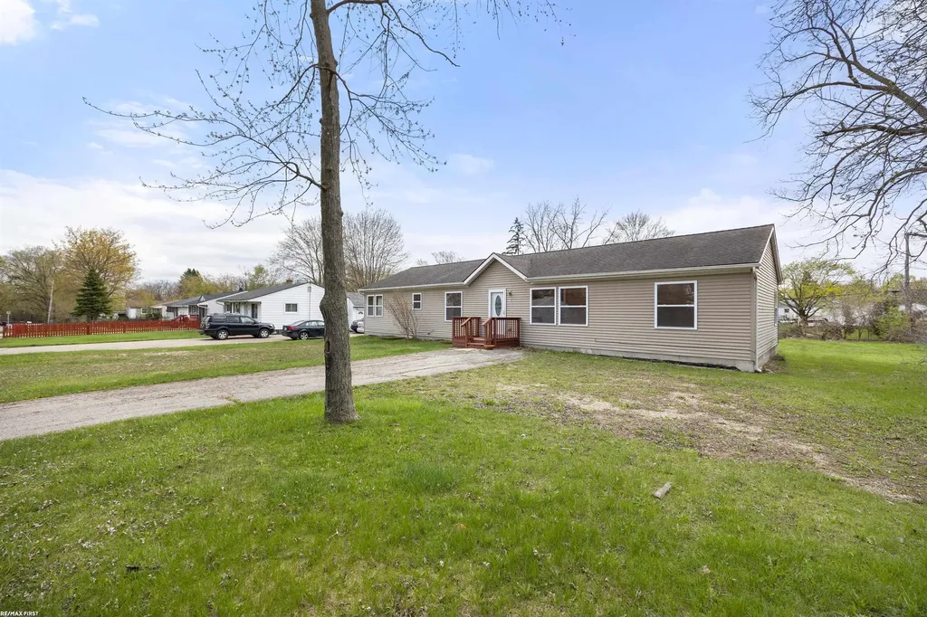 650 Peacock Avenue Pontiac City MI 48340