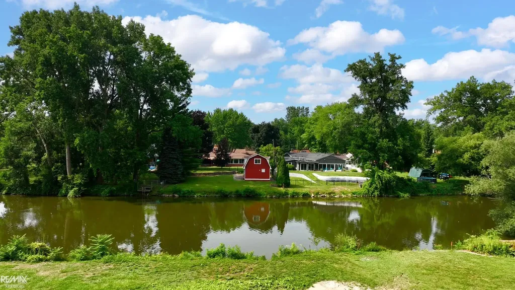 00 Belleview Avenue Mt. Clemens City MI 48043