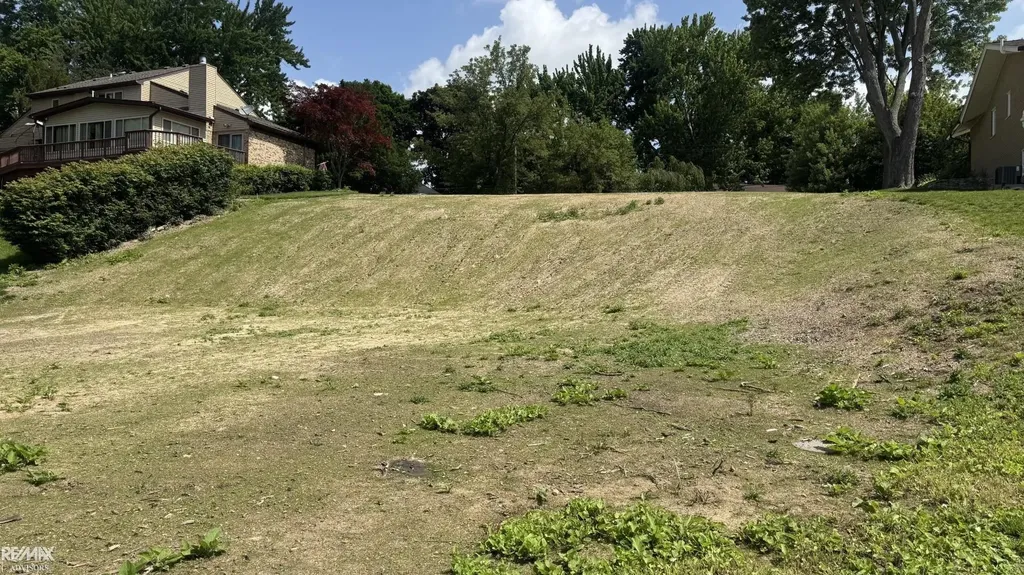 00 Belleview Avenue Mt. Clemens City MI 48043