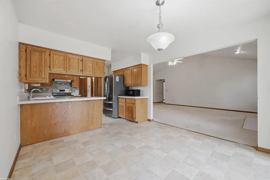 2514 Portobello Drive Troy City MI 48083