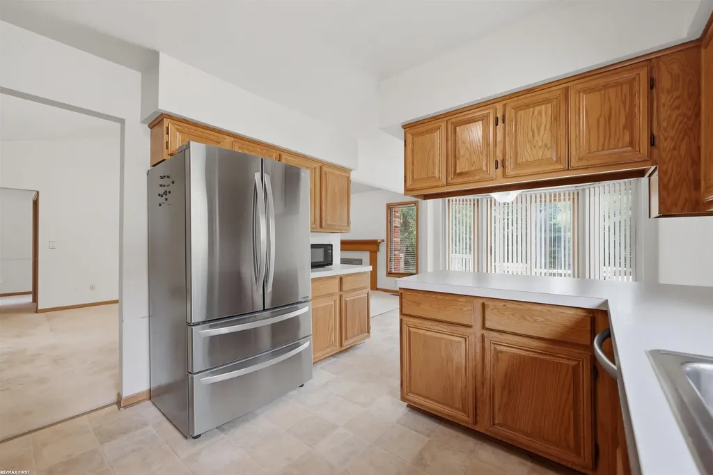 2514 Portobello Drive Troy City MI 48083