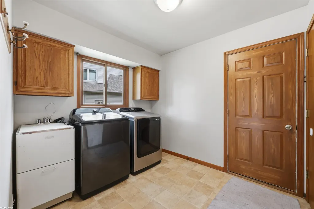 2514 Portobello Drive Troy City MI 48083
