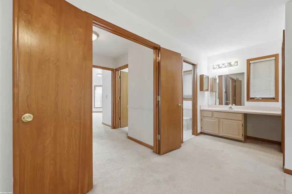 2514 Portobello Drive Troy City MI 48083