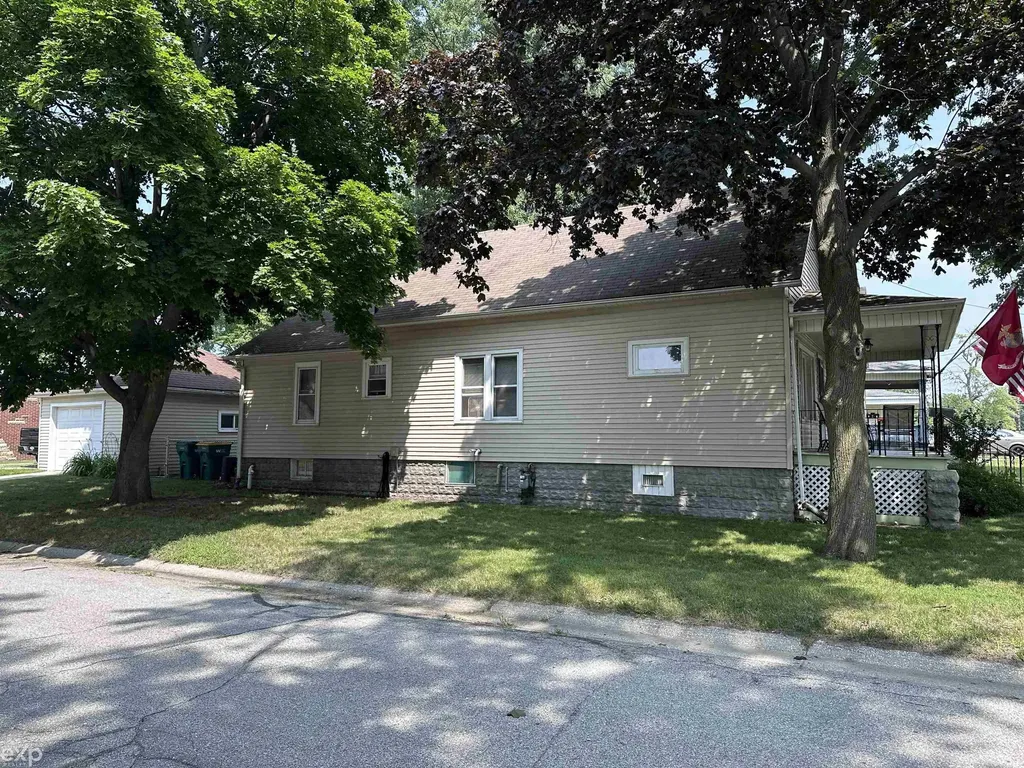 2417 Division Street Port Huron Charter Township MI 48060