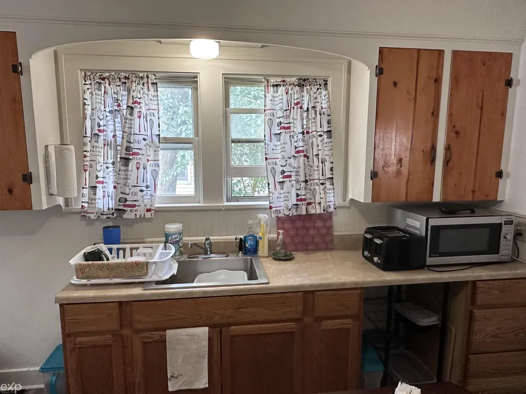 2417 Division Street Port Huron Charter Township MI 48060