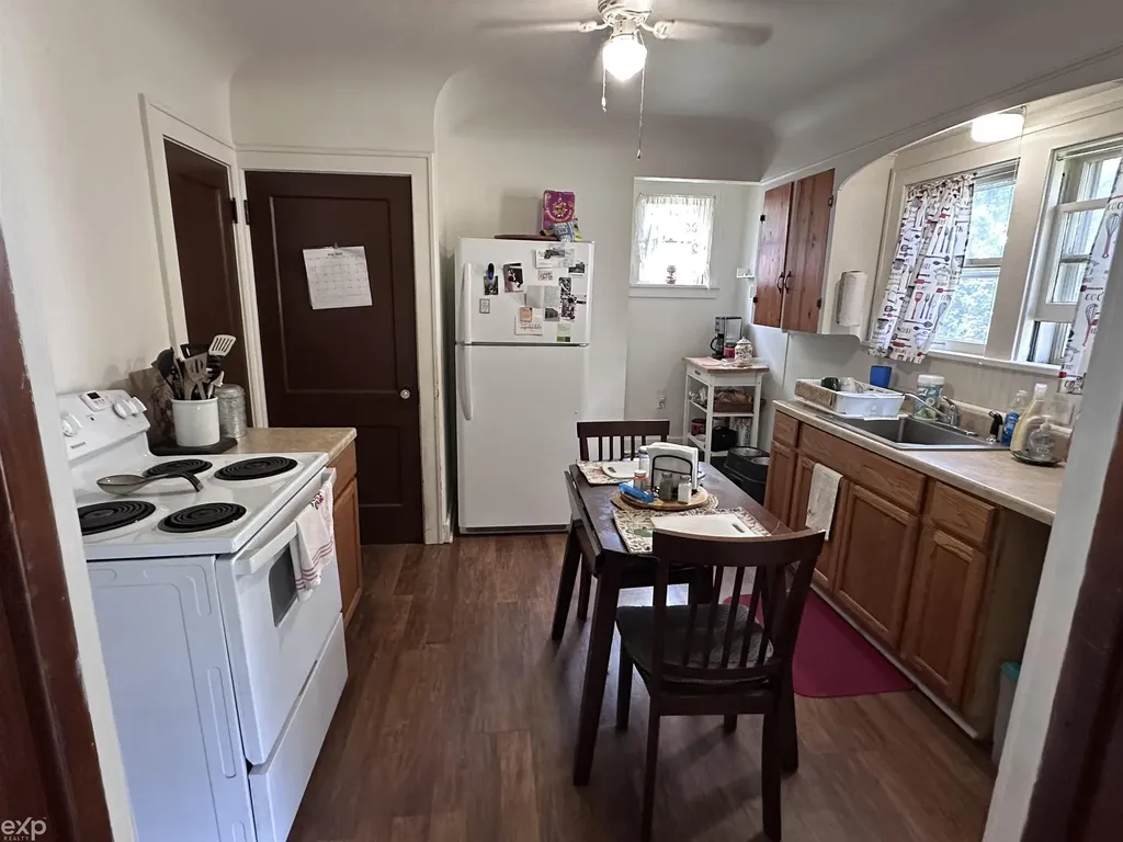2417 Division Street Port Huron Charter Township MI 48060