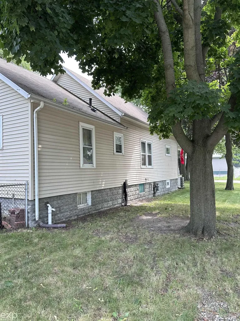 2417 Division Street Port Huron Charter Township MI 48060
