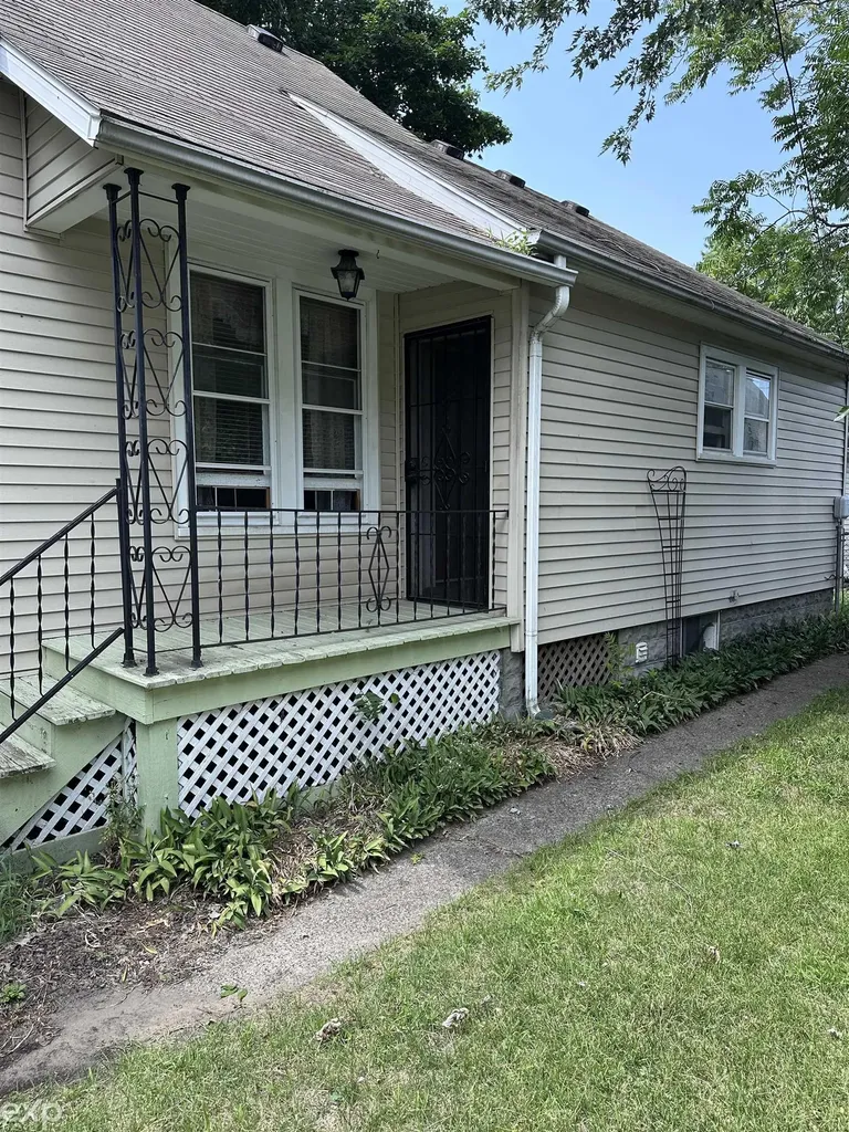 2417 Division Street Port Huron Charter Township MI 48060
