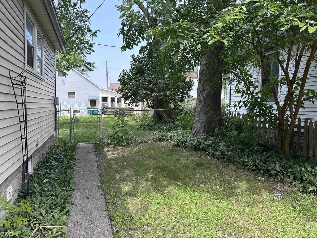 2417 Division Street Port Huron Charter Township MI 48060