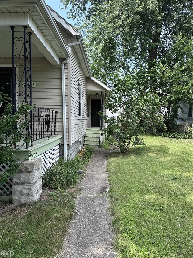 2417 Division Street Port Huron Charter Township MI 48060