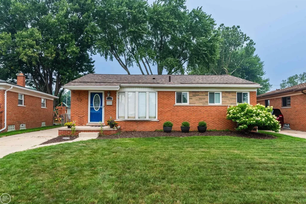 31375 W Wind Drive Fraser City MI 48026