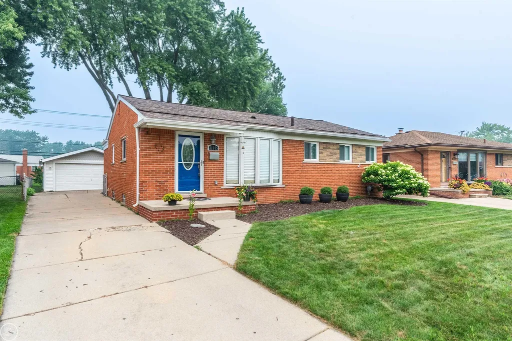 31375 W Wind Drive Fraser City MI 48026