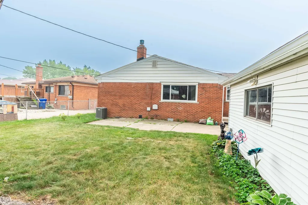31375 W Wind Drive Fraser City MI 48026