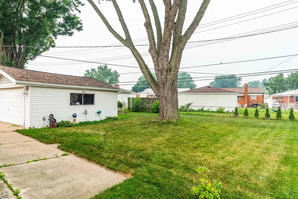 31375 W Wind Drive Fraser City MI 48026