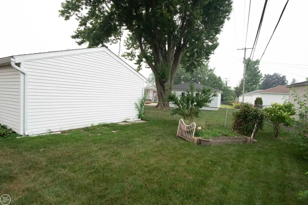 31375 W Wind Drive Fraser City MI 48026