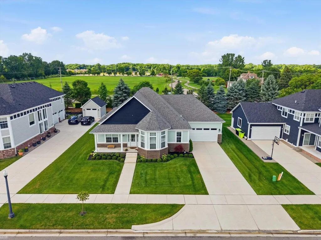 19415 Rachael Drive Macomb Township MI 48042