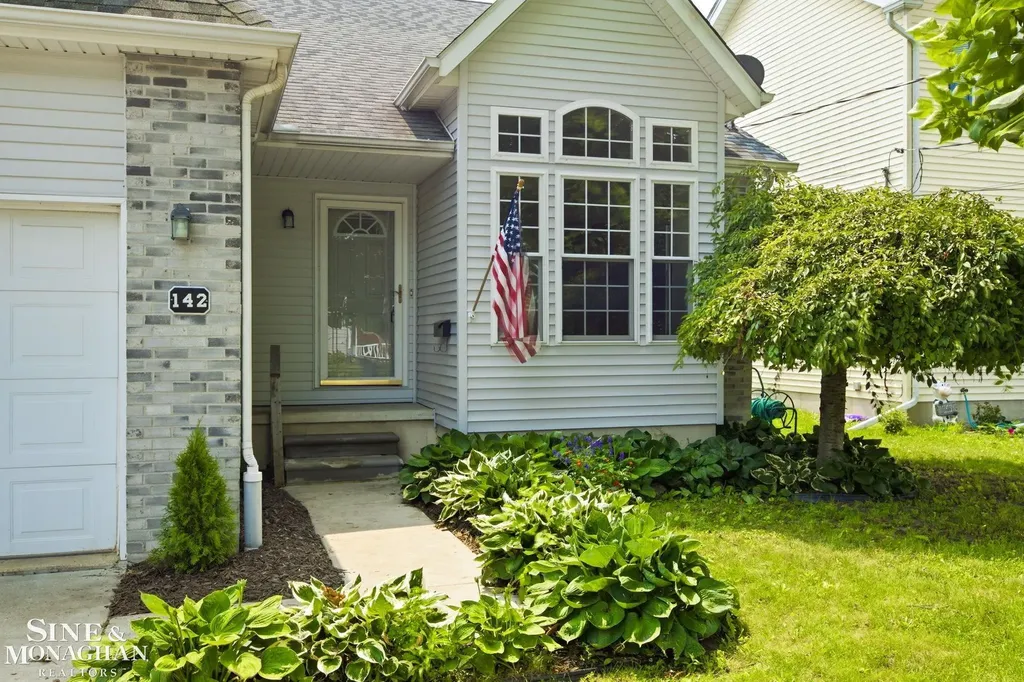142 Taylor Street Port Huron City MI 48060