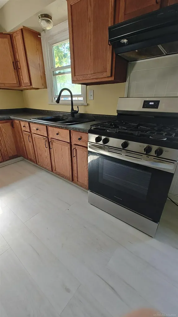 5271 124th Avenue Fennville City MI 49408