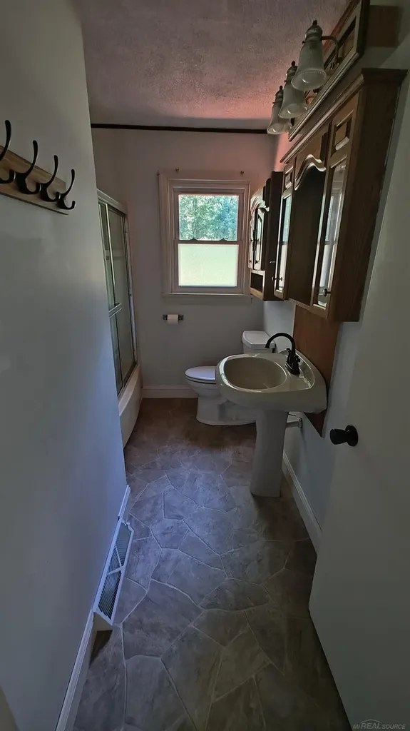 5271 124th Avenue Fennville City MI 49408
