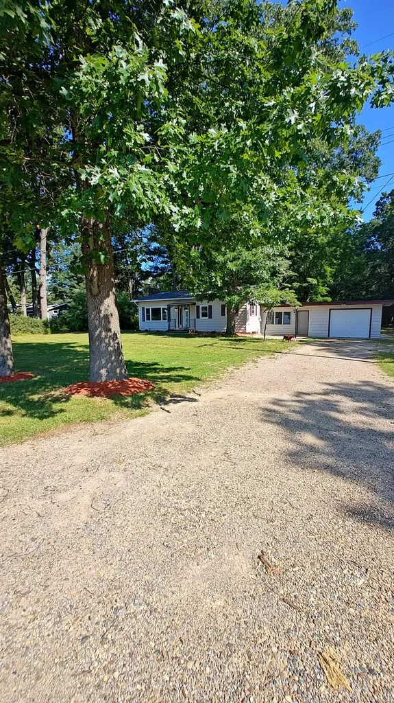 5271 124th Avenue Fennville City MI 49408
