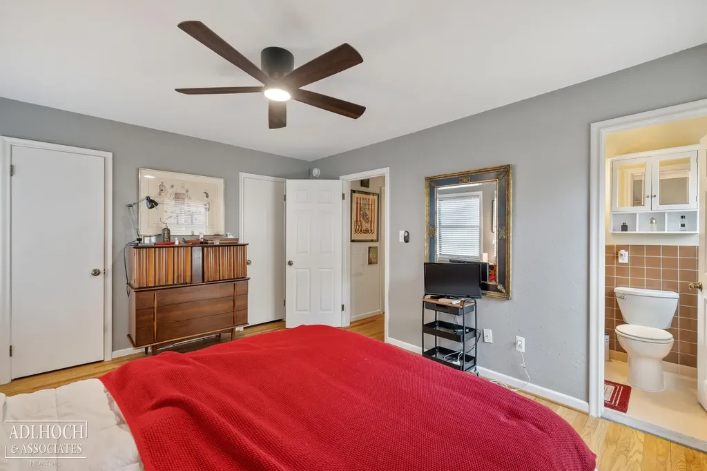 795-797 Harcourt Road Grosse Pointe Park City MI 48230