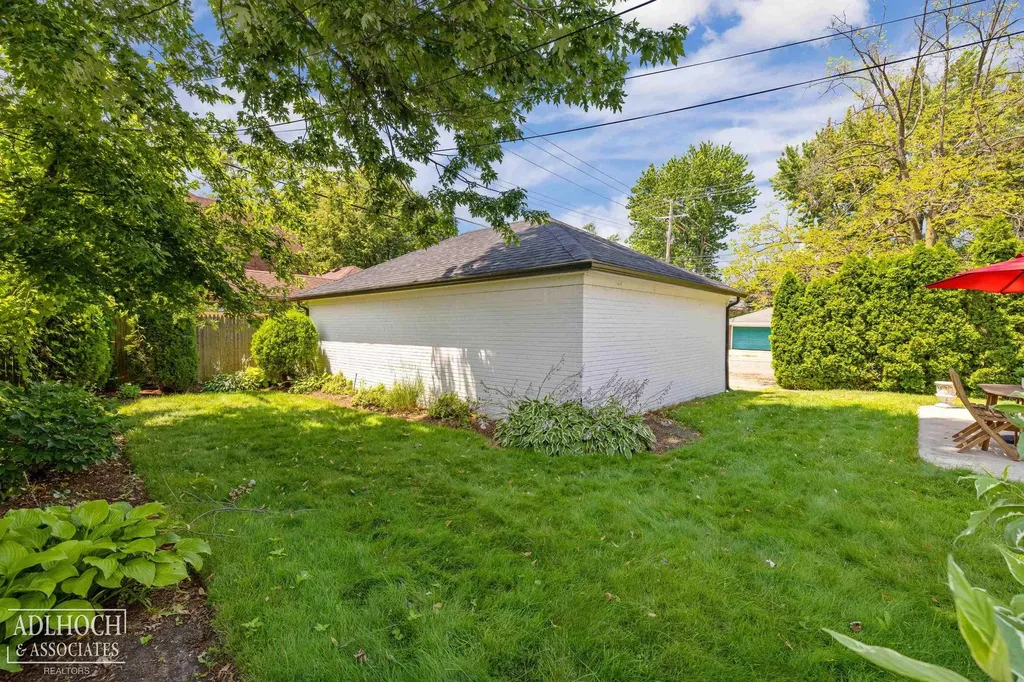 795-797 Harcourt Road Grosse Pointe Park City MI 48230