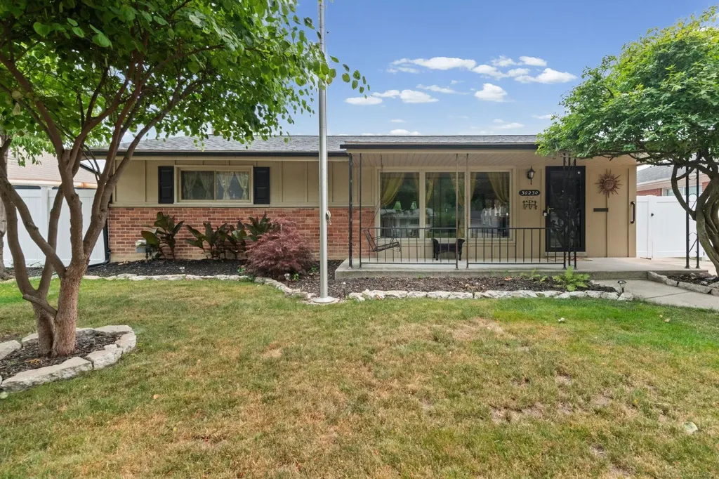 30230 Rosebriar Street St. Clair Shores City MI 48082