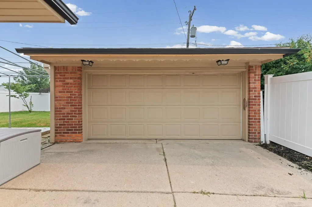 30230 Rosebriar Street St. Clair Shores City MI 48082