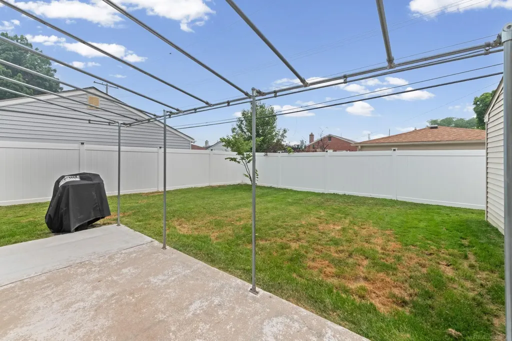 30230 Rosebriar Street St. Clair Shores City MI 48082