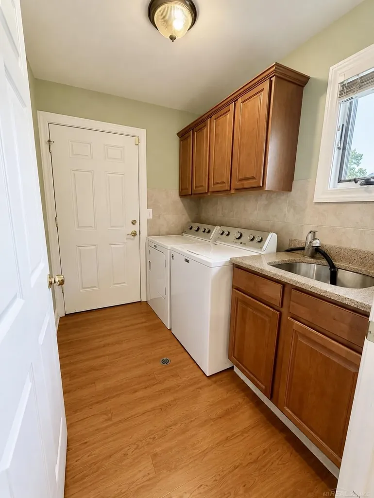 35300 Silver Maple Drive Clinton Charter Township MI 48035