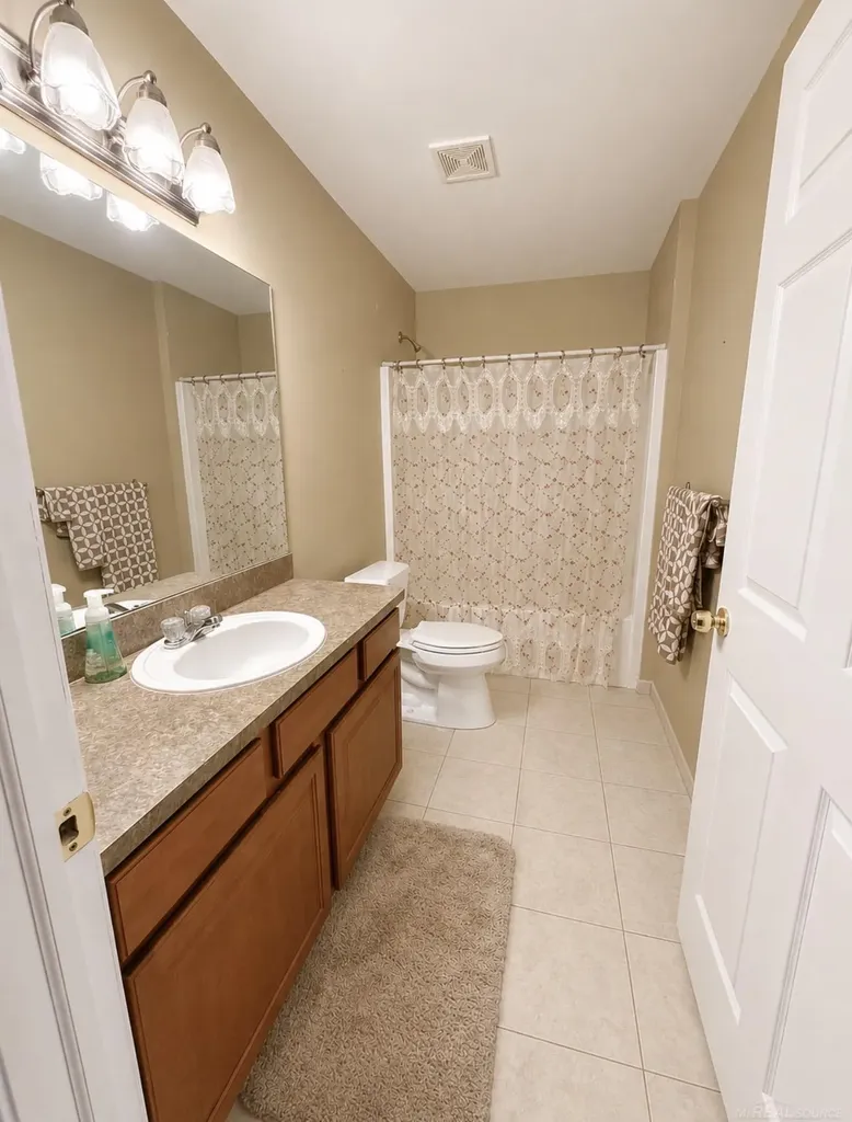 35300 Silver Maple Drive Clinton Charter Township MI 48035