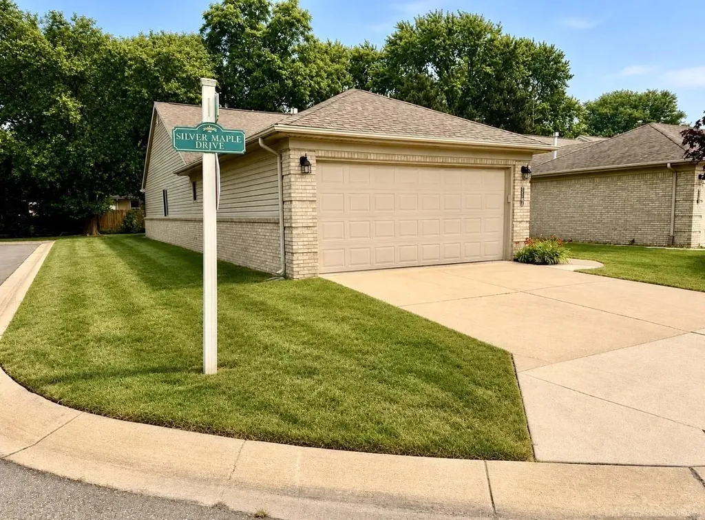 35300 Silver Maple Drive Clinton Charter Township MI 48035