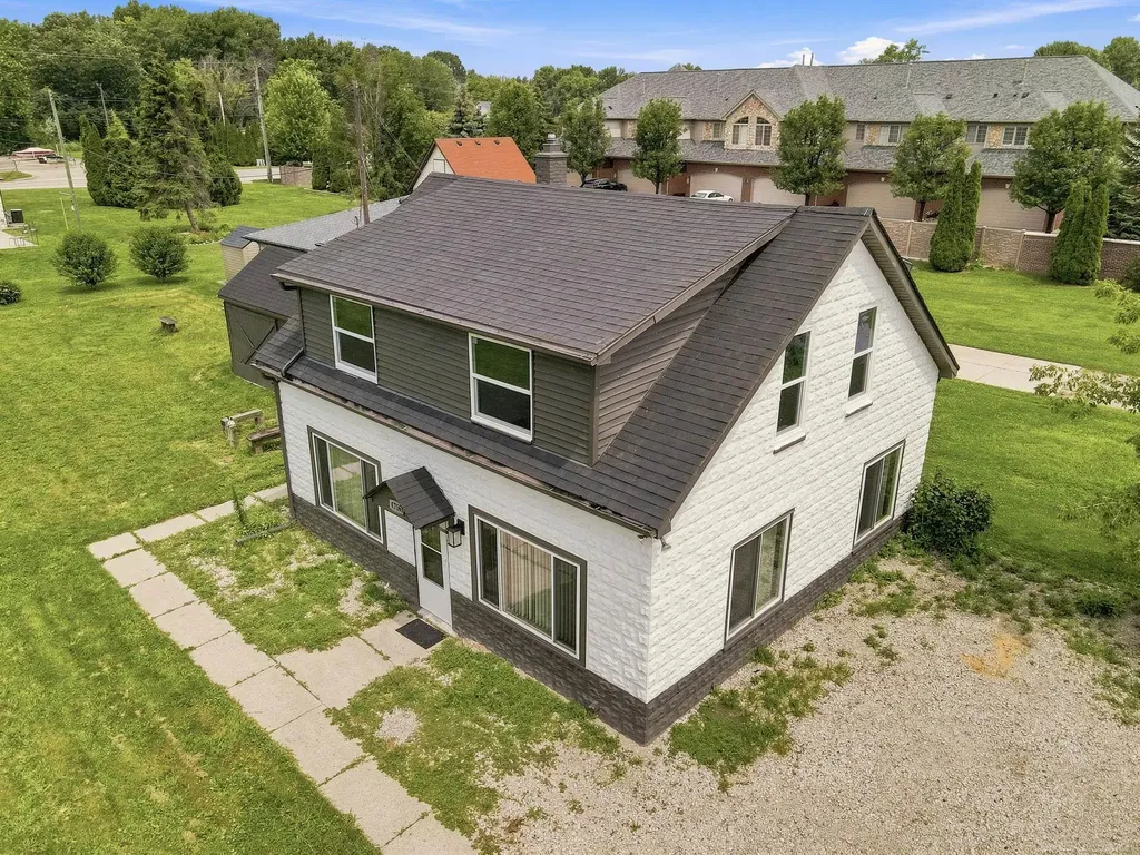 47561 Forton St Street Chesterfield Township MI 48047