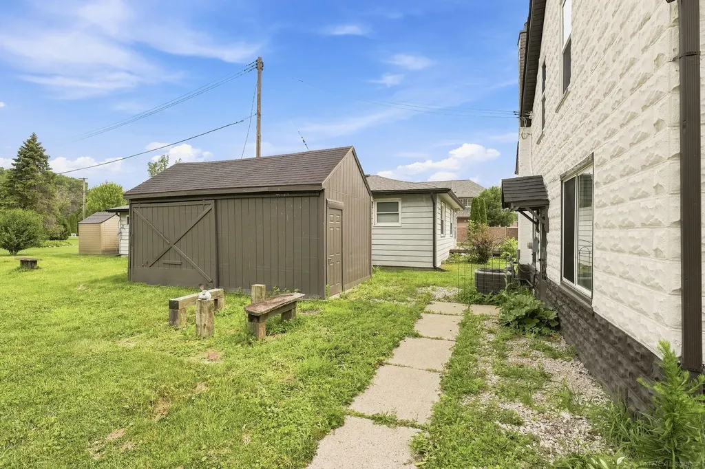 47561 Forton St Street Chesterfield Township MI 48047