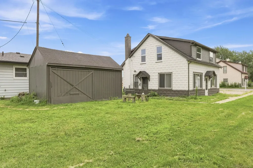 47561 Forton St Street Chesterfield Township MI 48047
