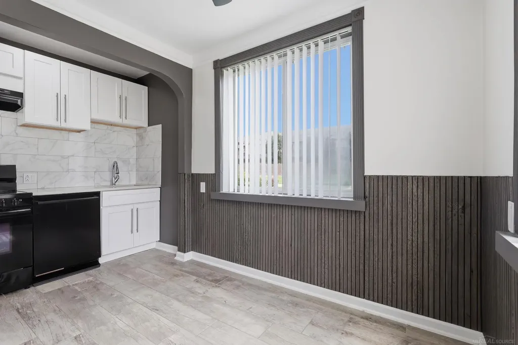47561 Forton St Street Chesterfield Township MI 48047