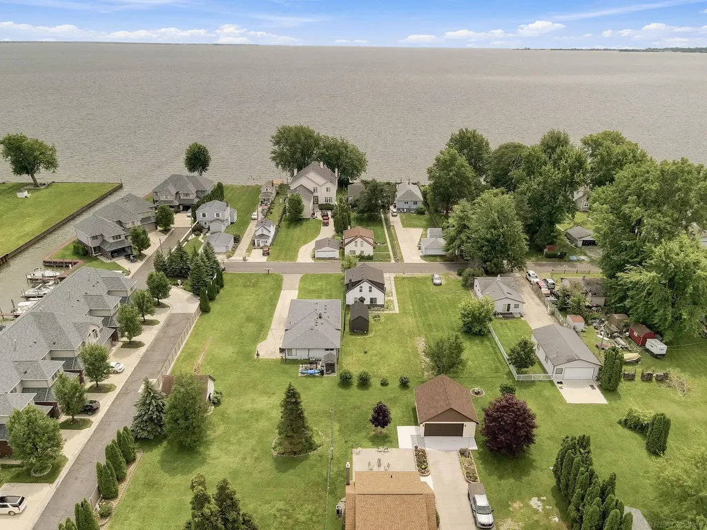 47561 Forton St Street Chesterfield Township MI 48047