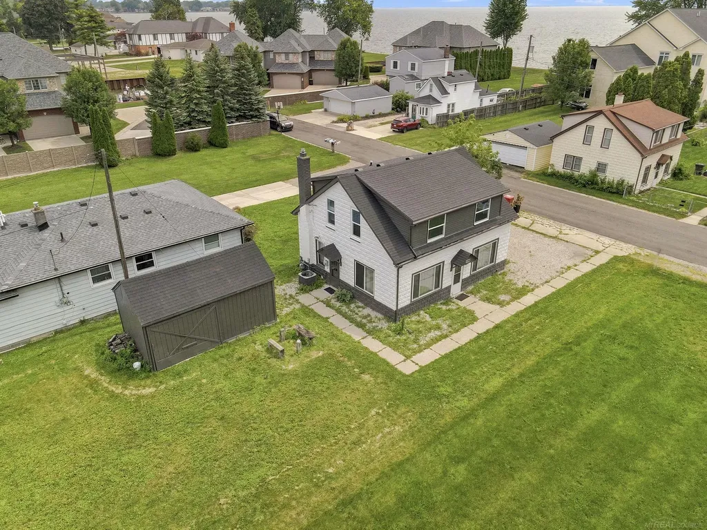 47561 Forton St Street Chesterfield Township MI 48047