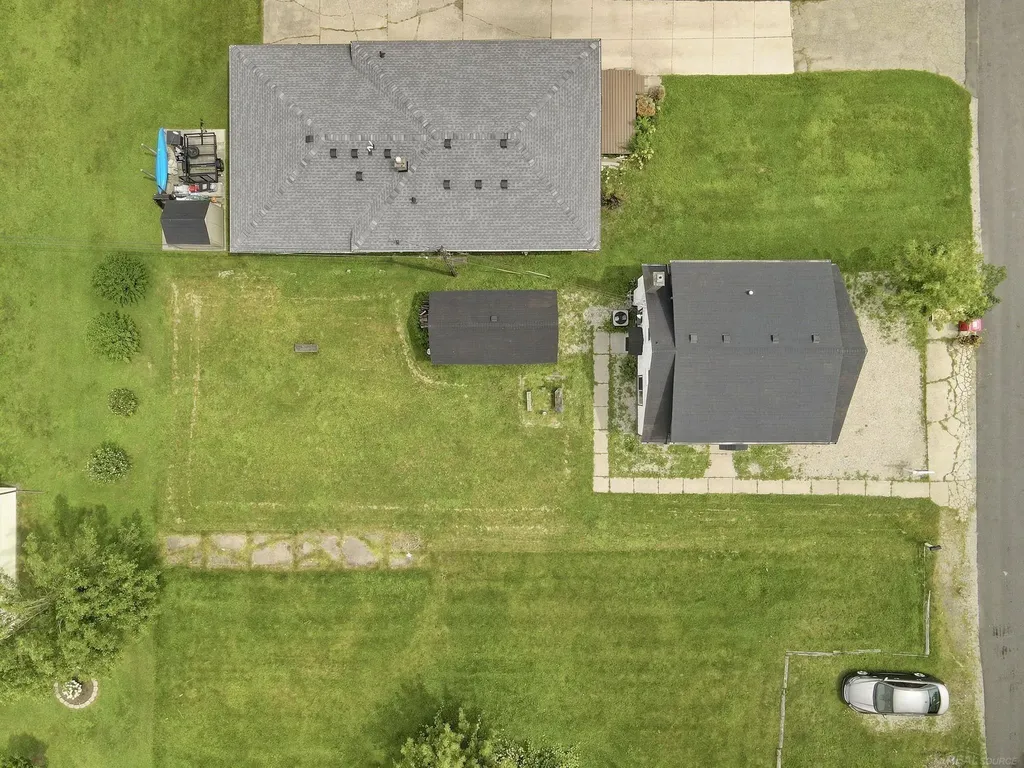 47561 Forton St Street Chesterfield Township MI 48047