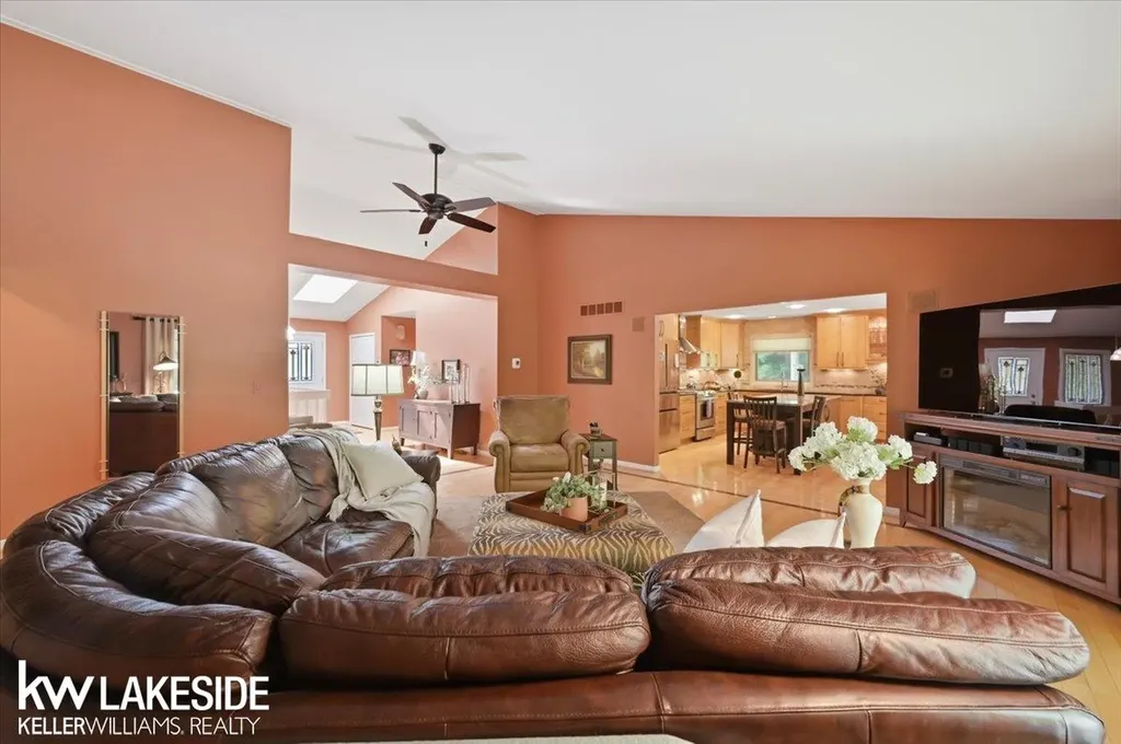 20647 Parkplace Lane Clinton Charter Township MI 48036